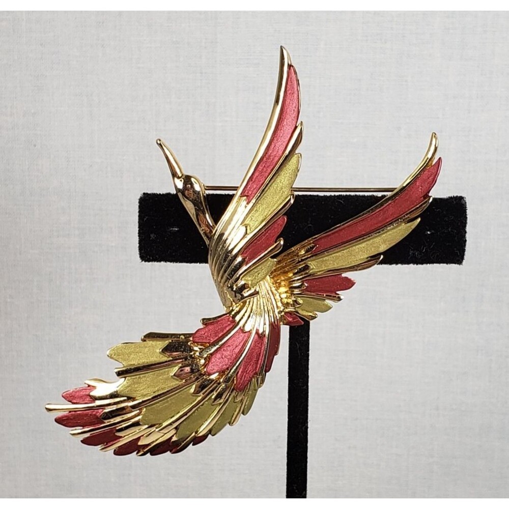 Vitage 1990s Bird Of Paradise In Flight Gold Tone Mauve Mint Green Enamel Brooch